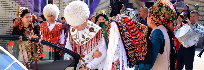 gelin-alydzhi-in-turkmenischen-hochzeitsfeiern